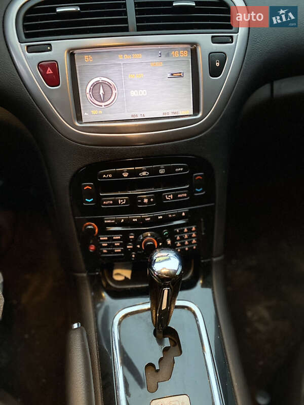 Седан Peugeot 607 2008 в Киверцах