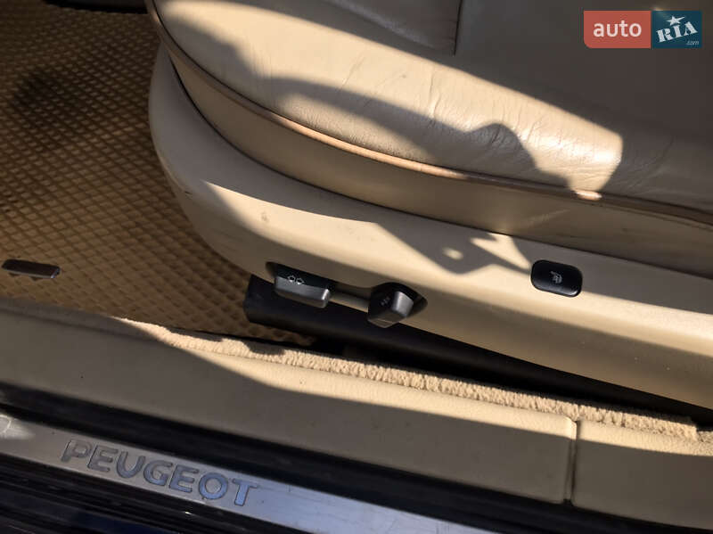 Седан Peugeot 607 2002 в Отинії