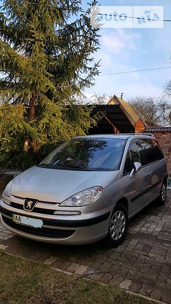 Мінівен Peugeot 807 2004 в 
