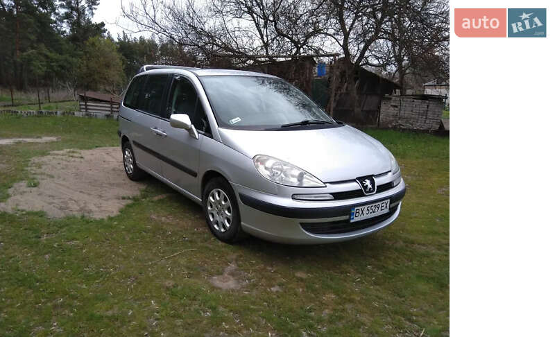 Мінівен Peugeot 807 2003 в Кам'янському