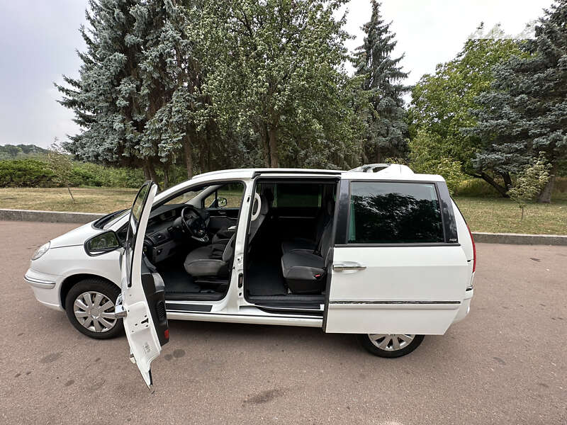 Минивэн Peugeot 807 2011 в Житомире