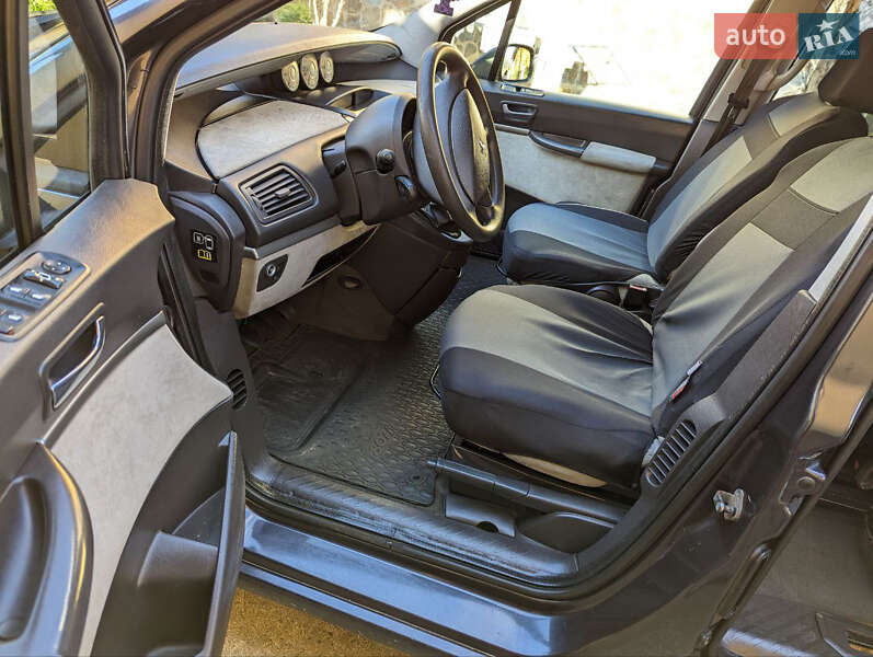 Мінівен Peugeot 807 2007 в Хусті