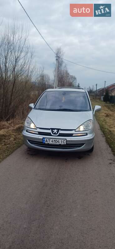 Минивэн Peugeot 807 2009 в Долине
