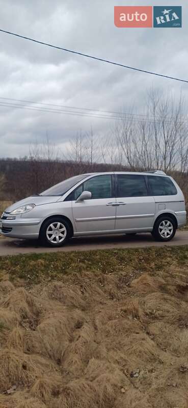 Минивэн Peugeot 807 2009 в Долине