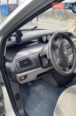 Минивэн Peugeot 807 2005 в 