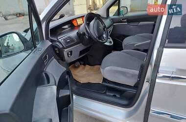 Минивэн Peugeot 807 2011 в 