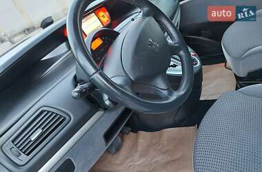 Минивэн Peugeot 807 2011 в 