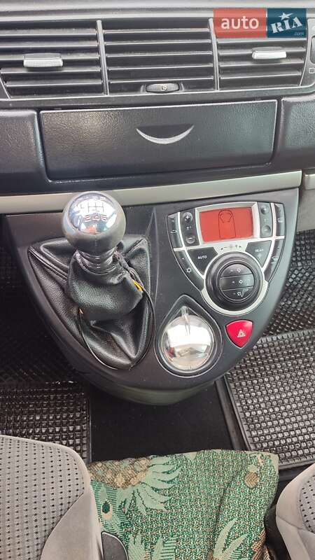 Мінівен Peugeot 807 2011 в Нетішині