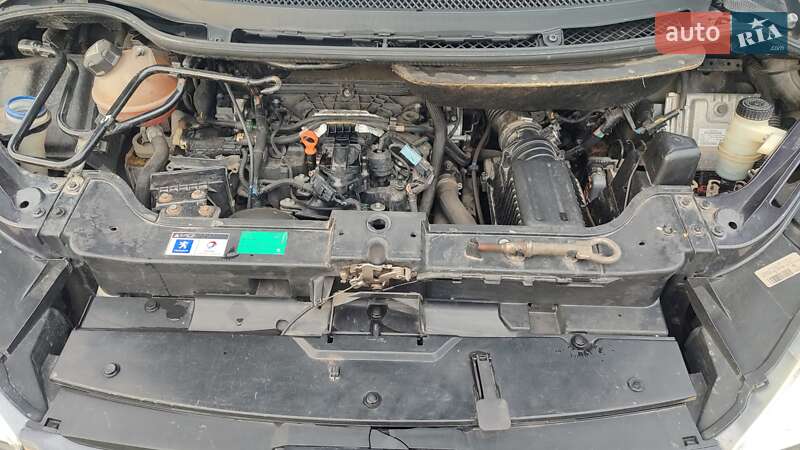 Мінівен Peugeot 807 2011 в Нетішині