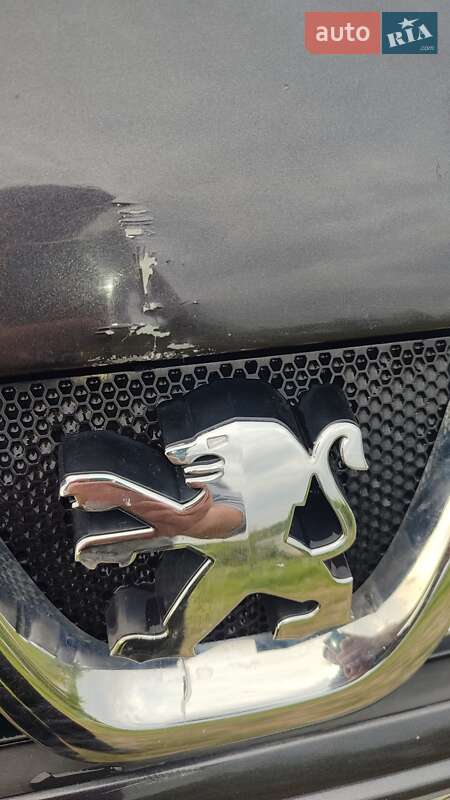 Мінівен Peugeot 807 2011 в Нетішині