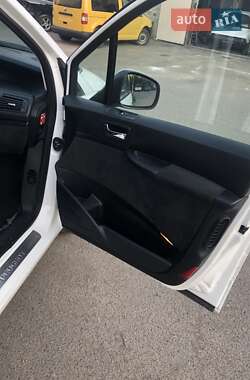Минивэн Peugeot 807 2013 в 