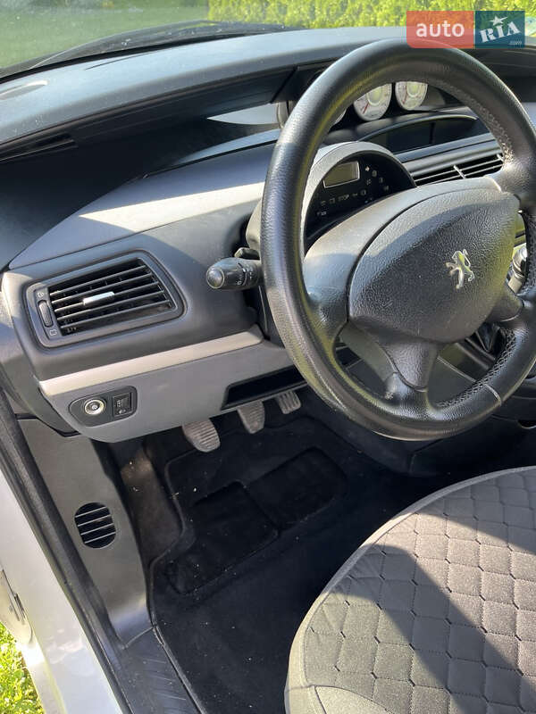 Мінівен Peugeot 807 2008 в Прилуках