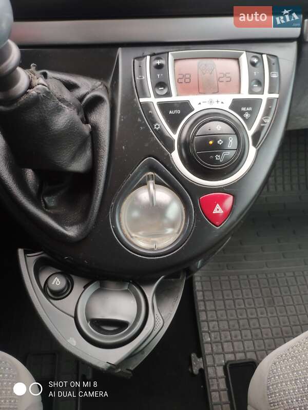 Минивэн Peugeot 807 2008 в Красилове фото 16 Минивэн Peugeot 807 2008 в Красилове