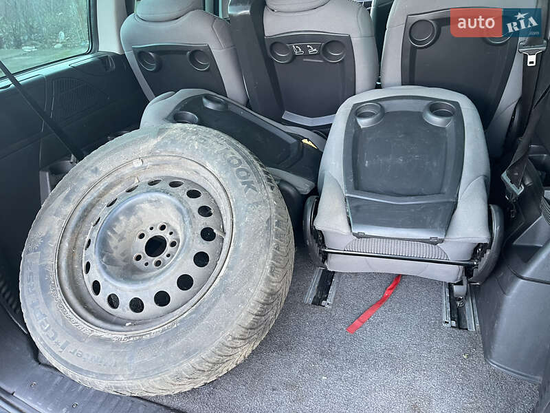 Мінівен Peugeot 807 2005 в Тульчині