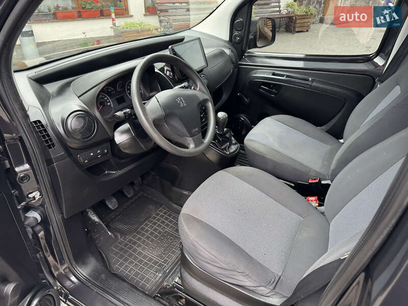Вантажний фургон Peugeot Bipper 2014 в Іршаві