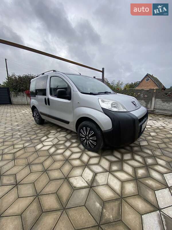 Минивэн Peugeot Bipper 2010 в 