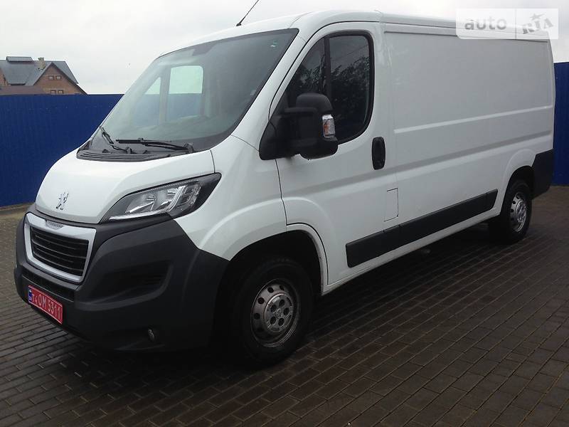 Грузопассажирский фургон Peugeot Boxer 2015 в Львове