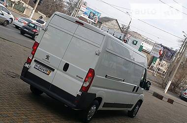 Вантажопасажирський фургон Peugeot Boxer 2015 в Одесі