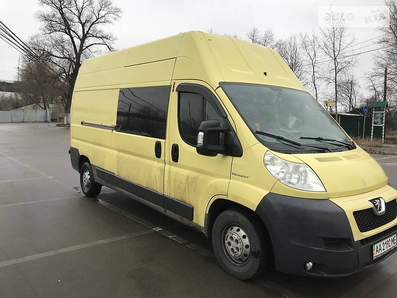 Вантажопасажирський фургон Peugeot Boxer 2007 в Києві