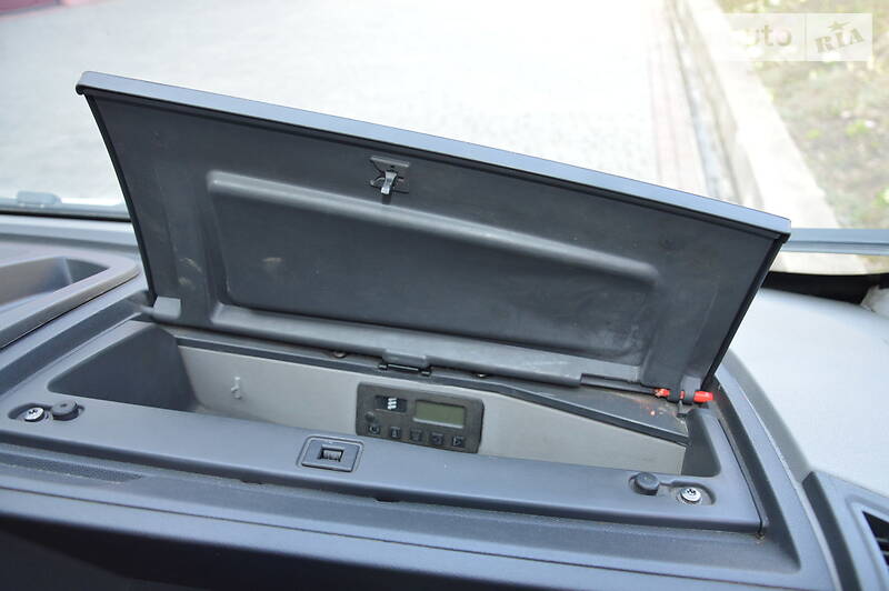 Вантажопасажирський фургон Peugeot Boxer 2008 в Сторожинці