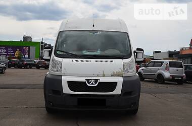 Вантажопасажирський фургон Peugeot Boxer 2011 в 