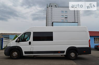 Вантажопасажирський фургон Peugeot Boxer 2011 в 