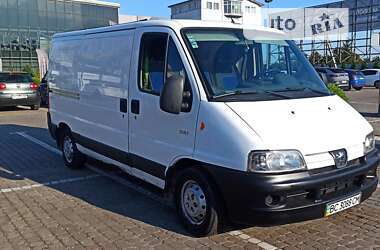 Вантажопасажирський фургон Peugeot Boxer 2005 в Львові