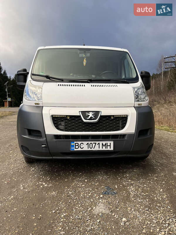 Вантажопасажирський фургон Peugeot Boxer 2012 в Самборі