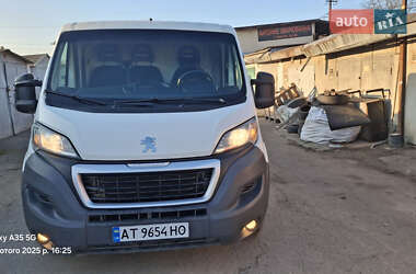 Вантажний фургон Peugeot Boxer 2016 в Івано-Франківську