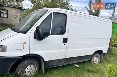 Грузовой фургон Peugeot Boxer 2000 в 