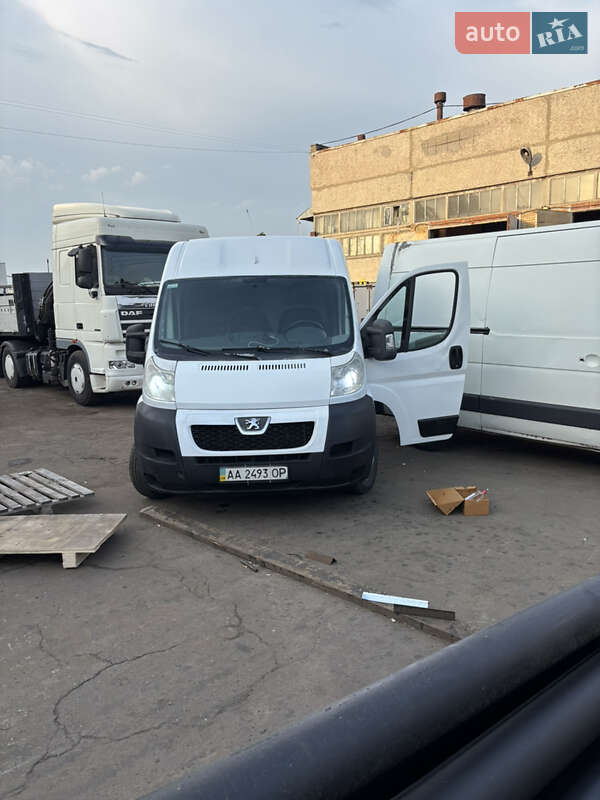 Вантажний фургон Peugeot Boxer 2011 в Києві