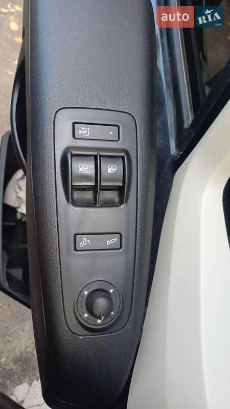 Вантажний фургон Peugeot Boxer 2013 в Переяславі