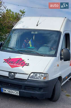 Грузовой фургон Peugeot Boxer 2003 в Дубно