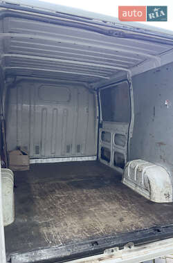 Грузовой фургон Peugeot Boxer 2000 в 