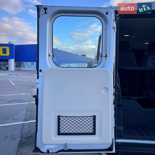 Вантажопасажирський фургон Peugeot Boxer 2019 в Києві