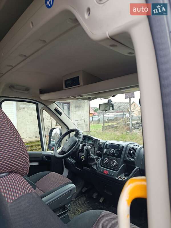 Микроавтобус Peugeot Boxer 2012 в Черновцах