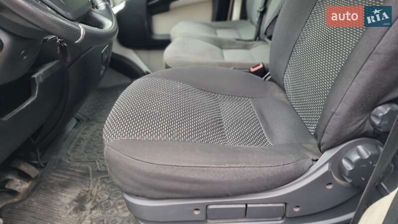 Вантажний фургон Peugeot Boxer 2012 в Самборі