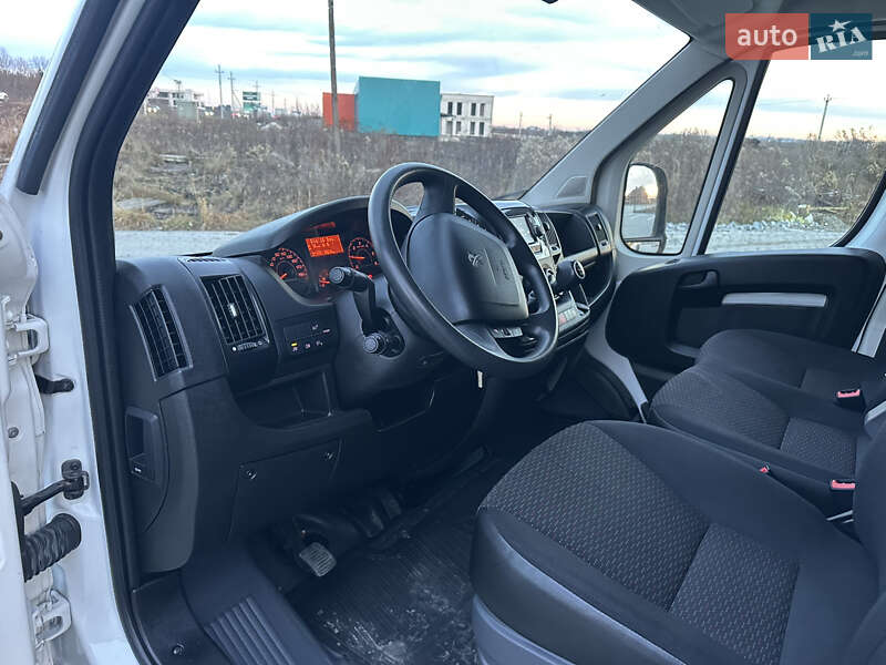 Вантажний фургон Peugeot Boxer 2020 в Львові