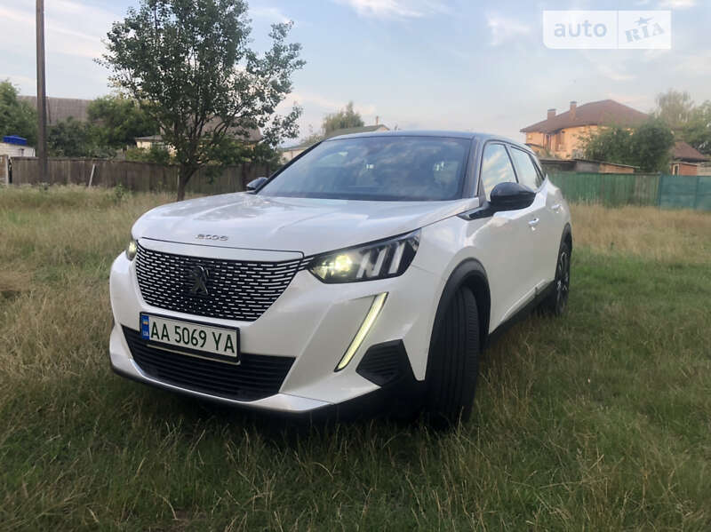 Внедорожник / Кроссовер Peugeot e-2008 2020 в Киеве