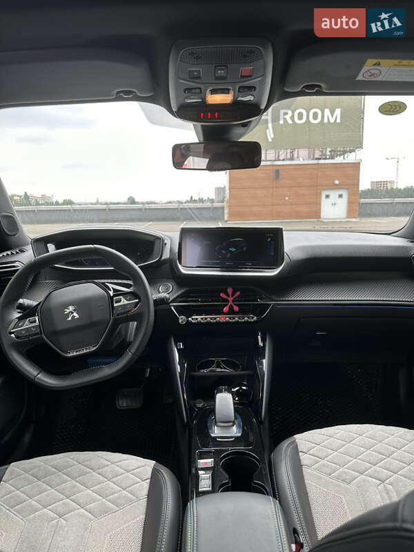 Позашляховик / Кросовер Peugeot e-2008 2020 в Умані