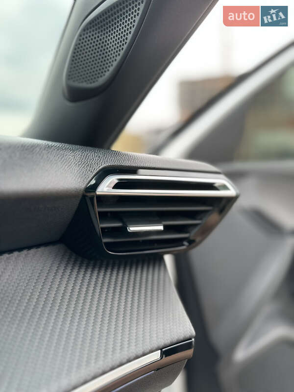 Позашляховик / Кросовер Peugeot e-2008 2020 в Умані