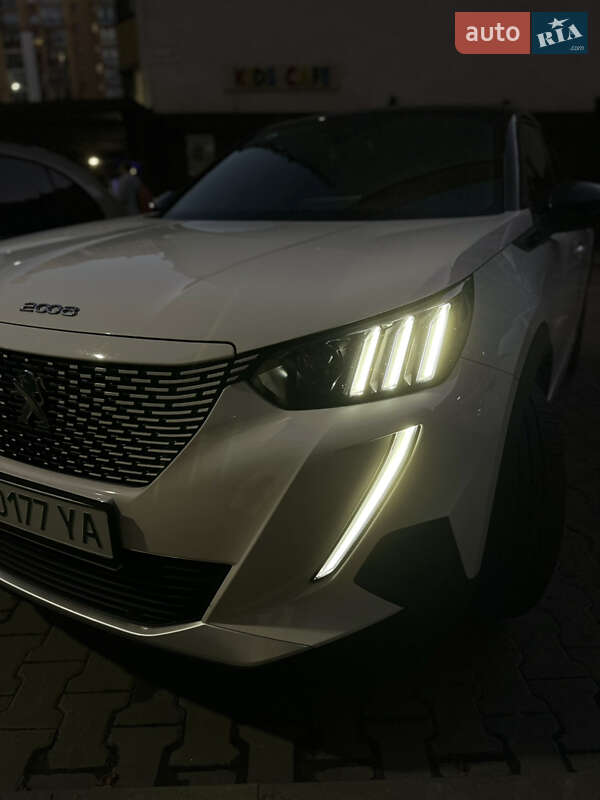 Позашляховик / Кросовер Peugeot e-2008 2020 в Умані