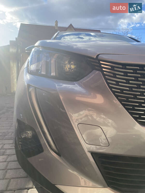 Позашляховик / Кросовер Peugeot e-2008 2021 в Чернівцях