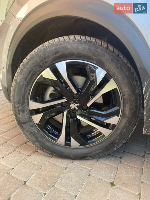 Позашляховик / Кросовер Peugeot e-2008 2021 в Чернівцях