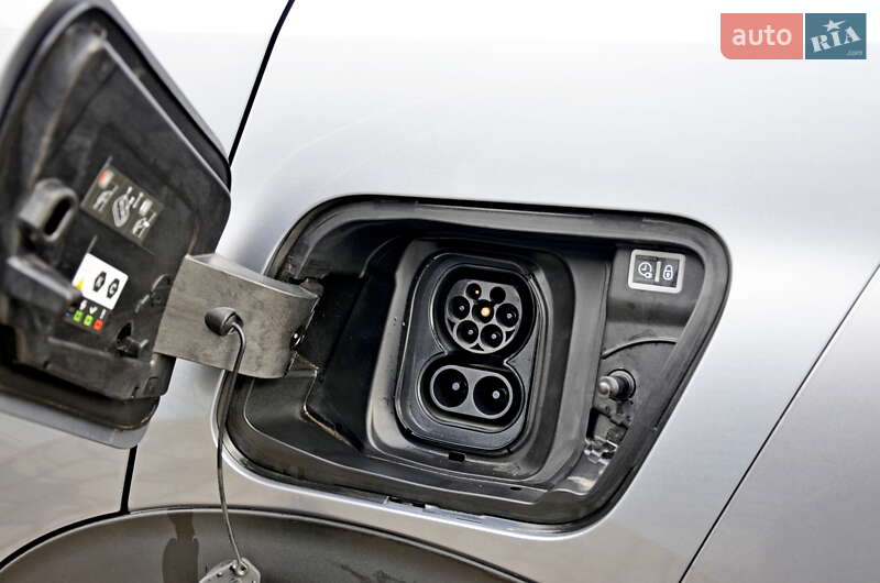 Позашляховик / Кросовер Peugeot e-2008 2023 в Івано-Франківську