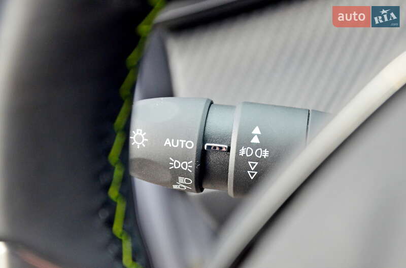 Позашляховик / Кросовер Peugeot e-2008 2023 в Івано-Франківську