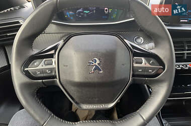 Внедорожник / Кроссовер Peugeot e-2008 2022 в 