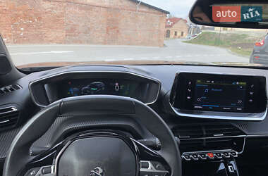 Внедорожник / Кроссовер Peugeot e-2008 2022 в 