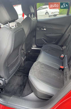 Позашляховик / Кросовер Peugeot e-2008 2024 в 