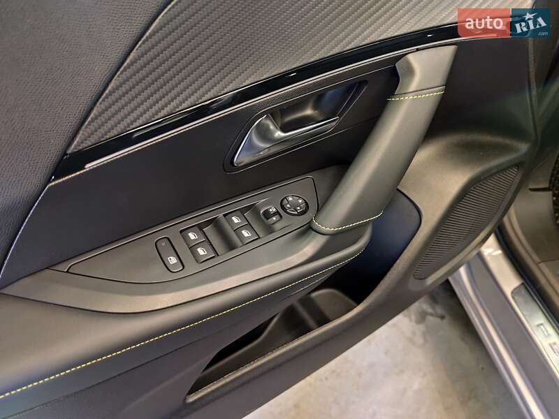 Внедорожник / Кроссовер Peugeot e-2008 2024 в Львове